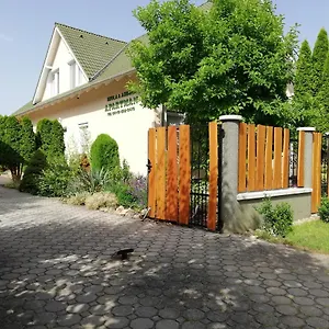 Imola Es Andrea Apartmanhaz Апартаменты